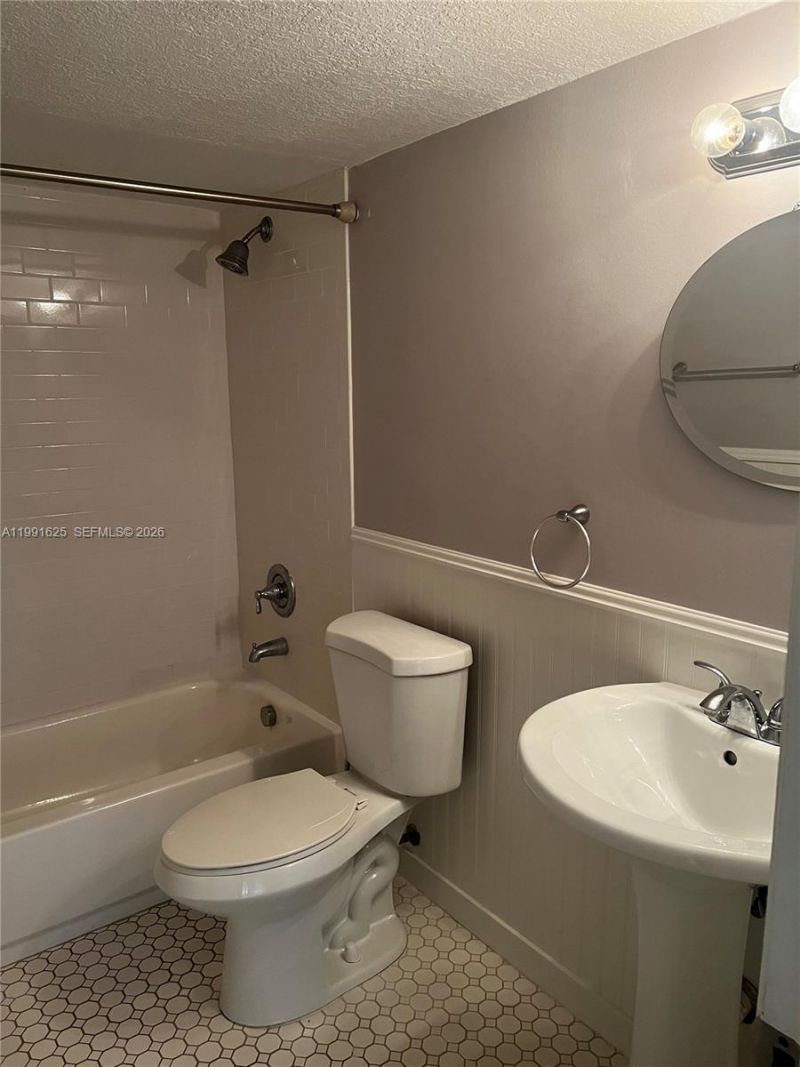 802 Constitution Dr, Unit 802B, Homestead, FL 33034 Photo