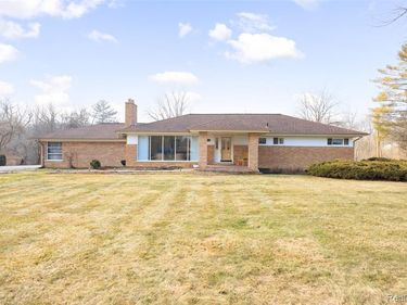 7326 Old Mill Road, Bloomfield Hills, MI 48301