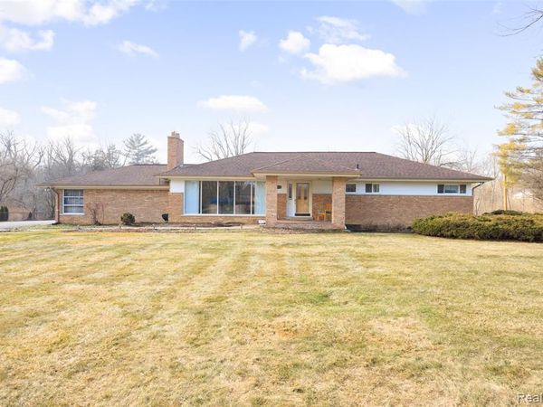 7326 Old Mill Road, Bloomfield Hills, MI 48301