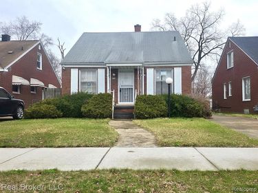 8418 Grandville Avenue, Detroit, MI 48228