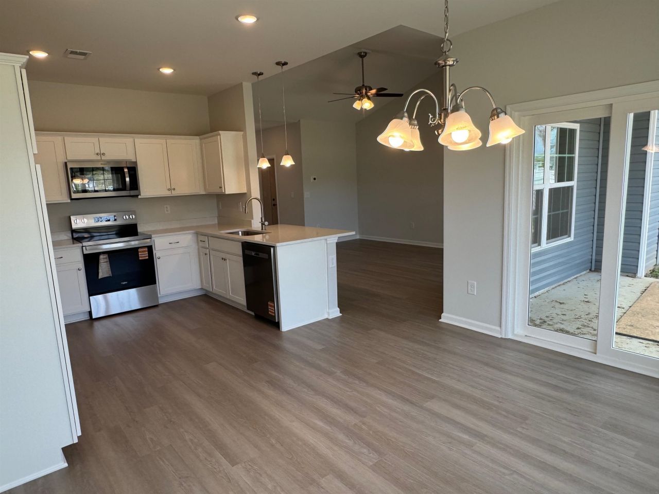 704 Fair Weather Dr Photo 2