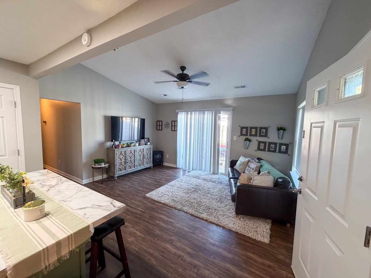 1613 Stuart Square Circle Photo 7