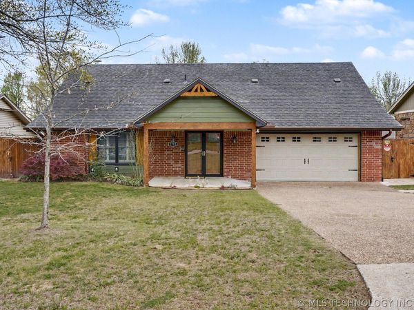 1712 Valley Road , Sapulpa, OK 74066