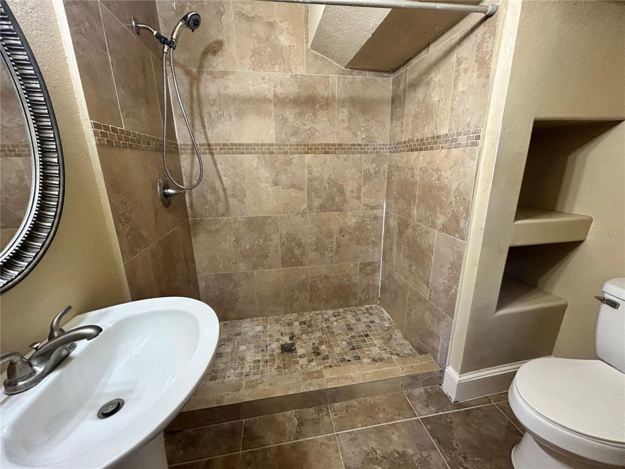 727 Dartmoor Street N, Unit 2, Saint Petersburg, FL 33701 Photo