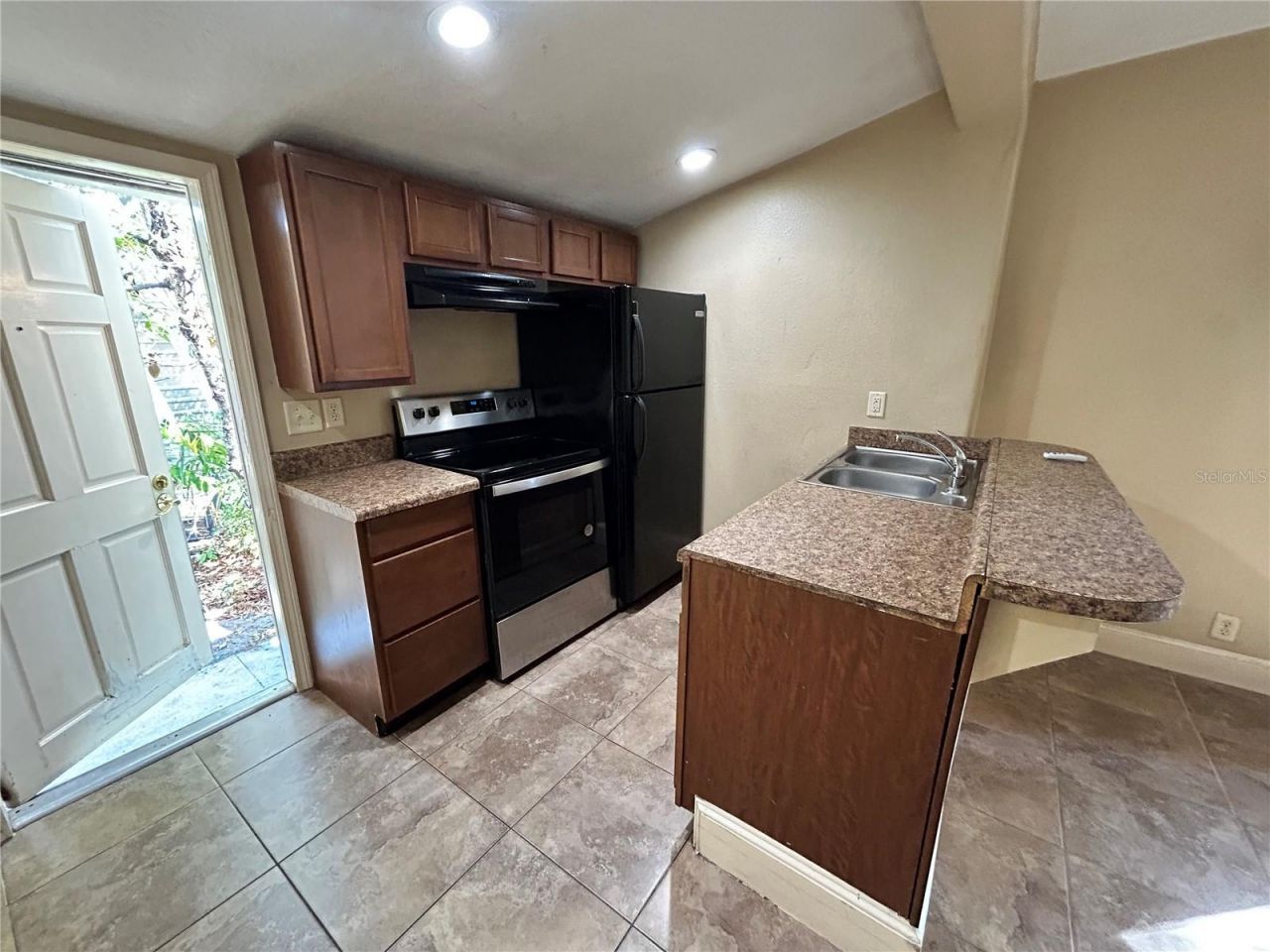 727 Dartmoor Street N, Unit 2, Saint Petersburg, FL 33701 Photo