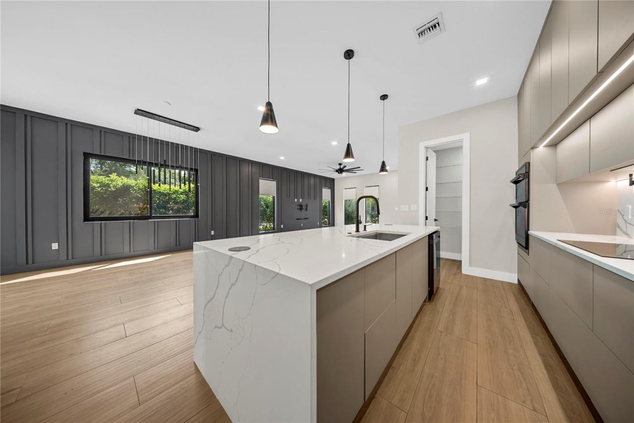 1937 E Marks Street, Orlando, FL 32803 Photo