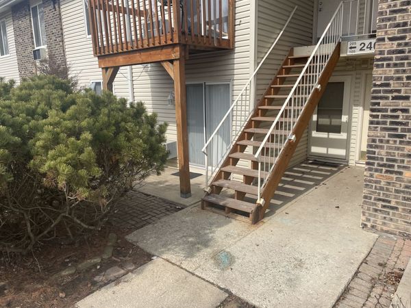 2400 light Road , Unit 105, Oswego, IL 60543