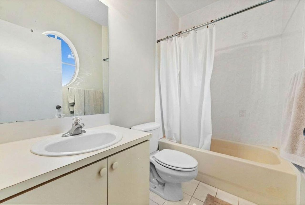 4967 Tradewinds Terrace, Unit 605, Fort Lauderdale, FL 33312 Photo