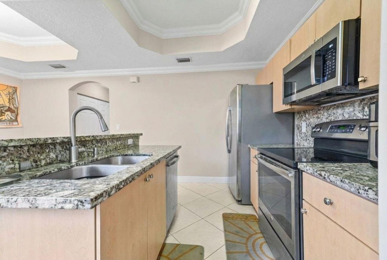 4967 Tradewinds Terrace, Unit 605, Fort Lauderdale, FL 33312 Photo