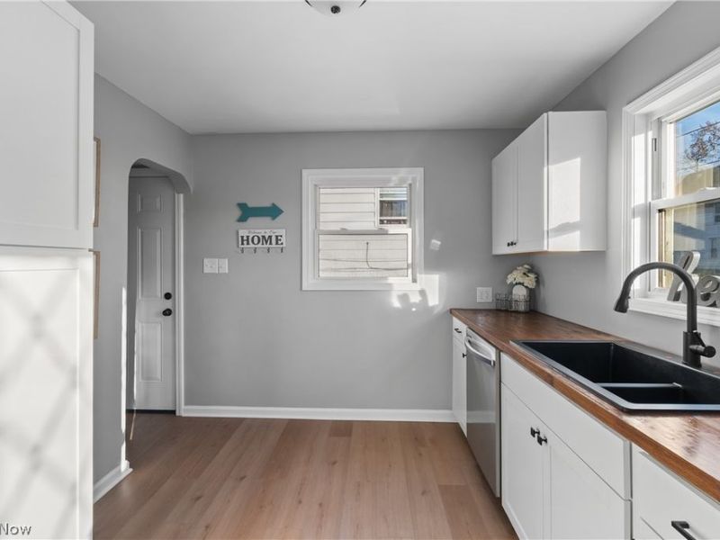 955 Iona Avenue, Akron, OH 44314 Photo 10