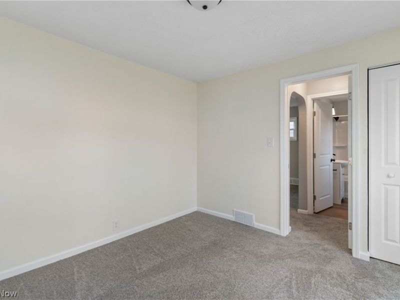 955 Iona Avenue, Akron, OH 44314 Photo 12