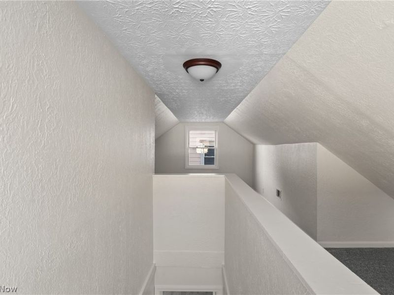 955 Iona Avenue, Akron, OH 44314 Photo 15