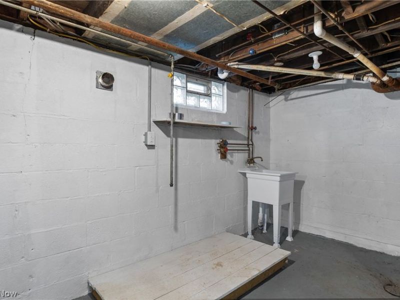 955 Iona Avenue, Akron, OH 44314 Photo 22