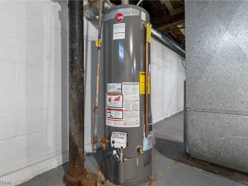 955 Iona Avenue, Akron, OH 44314 Photo 23