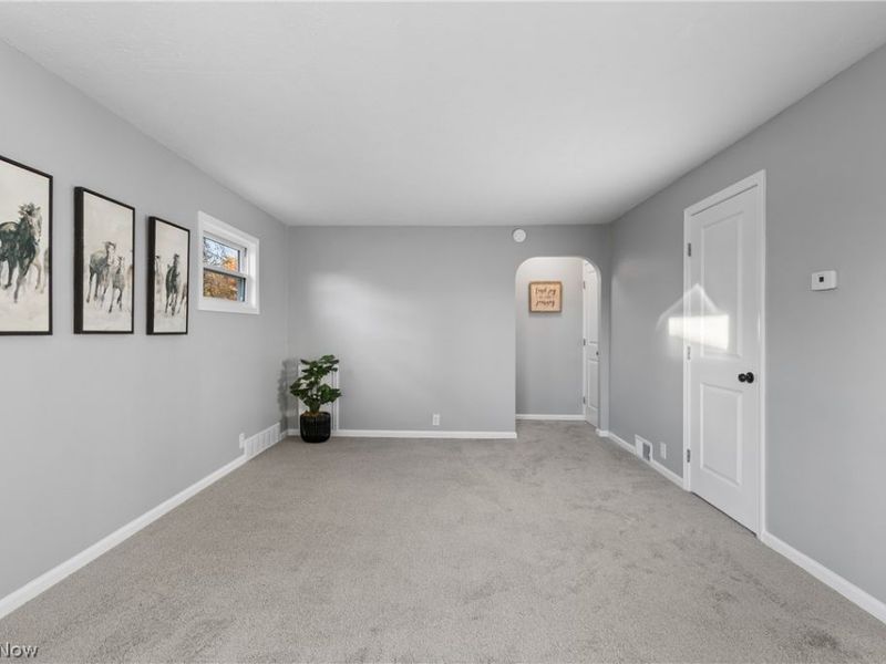 955 Iona Avenue, Akron, OH 44314 Photo 3