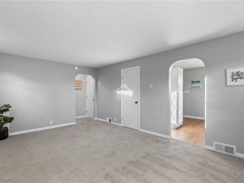 955 Iona Avenue, Akron, OH 44314 Photo 6