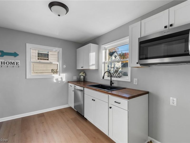 955 Iona Avenue, Akron, OH 44314 Photo 9