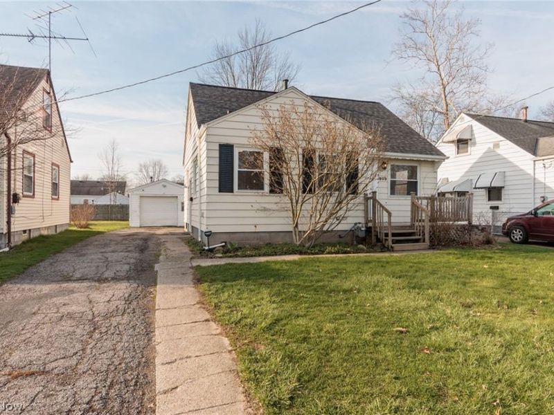 609 Princeton Avenue, Elyria, OH 44035 Photo 2