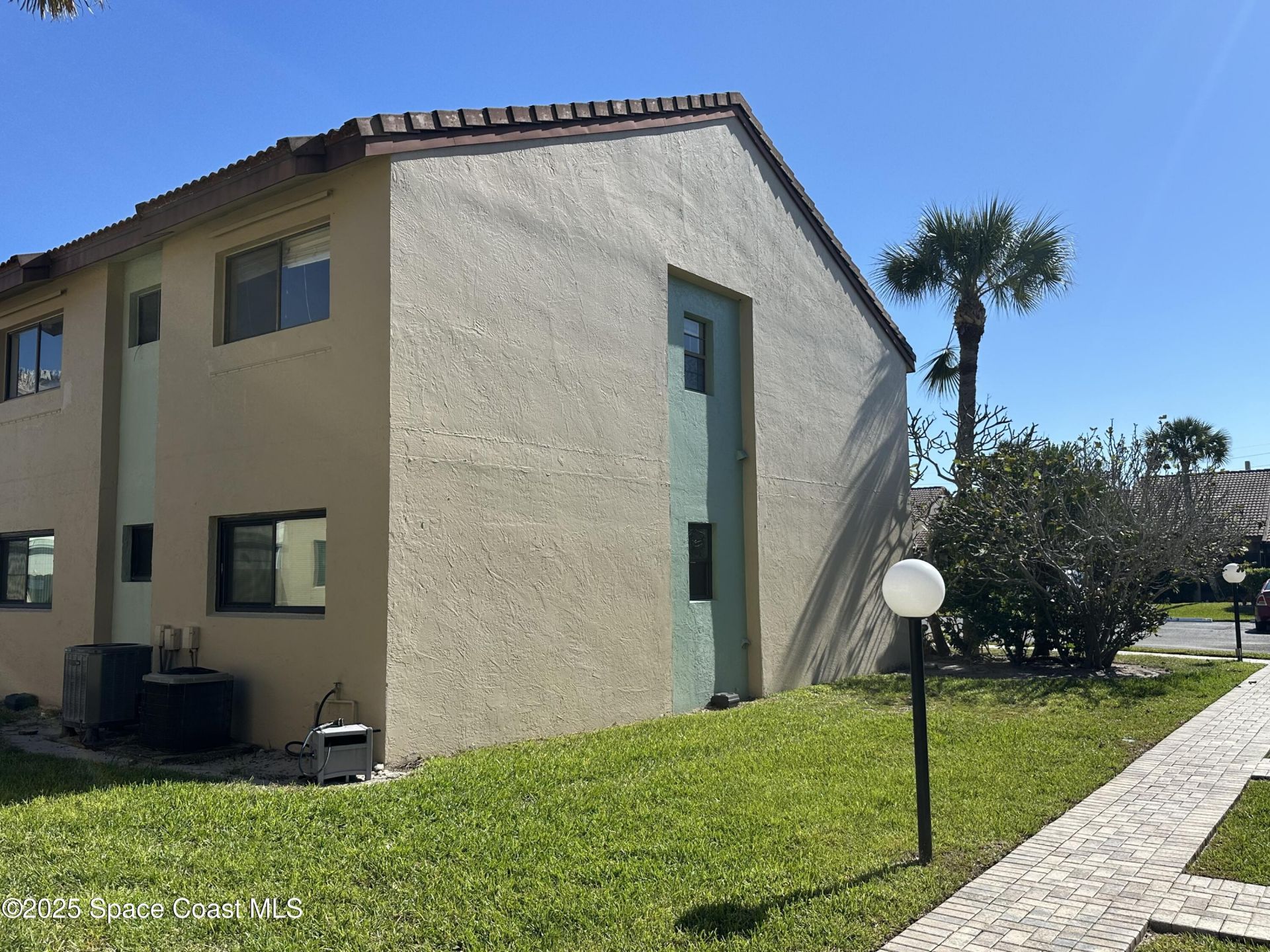 1145 N Shannon Avenue, Unit 16, Indialantic, FL 32903 Photo