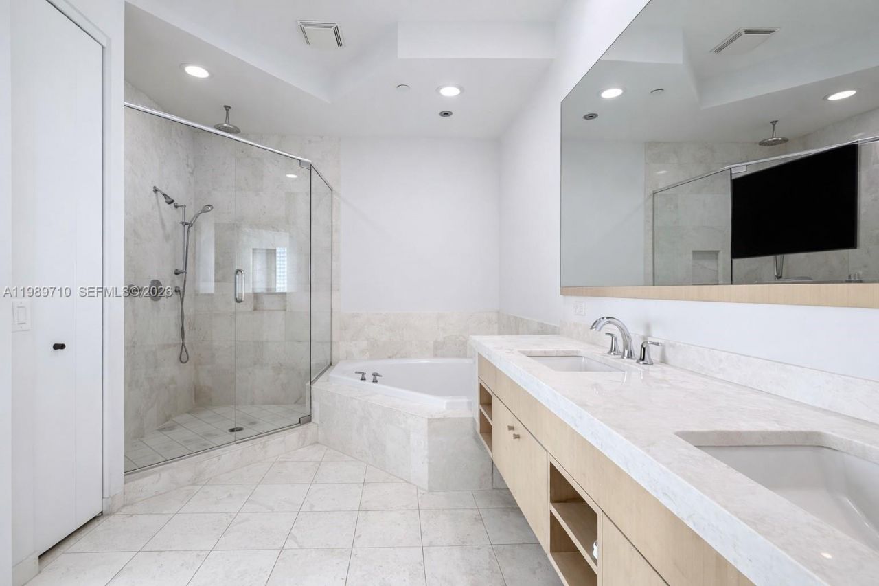 900 Brickell Key Blvd , Unit 2505, Miami, FL 33131 Photo