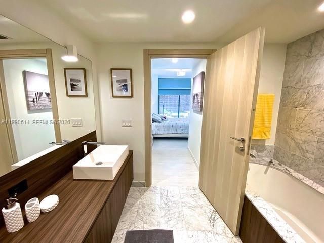 1000 Brickell Plaza , Unit 1914, Miami, FL 33131 Photo