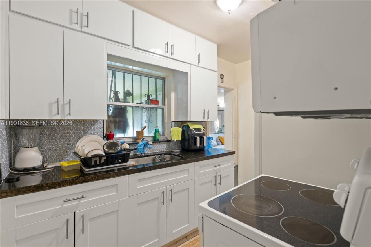 1440 NE 183rd St, North Miami Beach, FL 33179 Photo