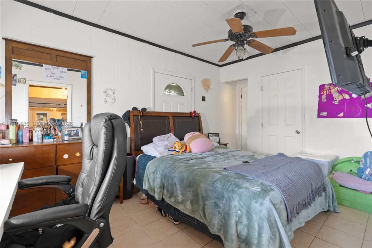 1440 NE 183rd St, North Miami Beach, FL 33179 Photo