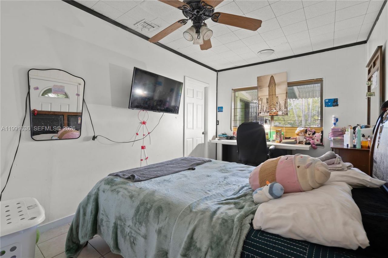 1440 NE 183rd St, North Miami Beach, FL 33179 Photo