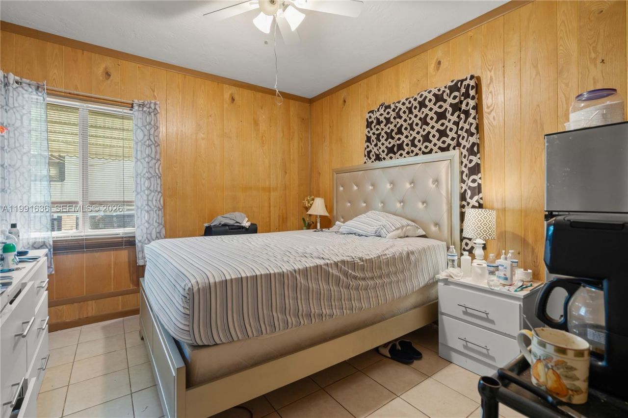 1440 NE 183rd St, North Miami Beach, FL 33179 Photo