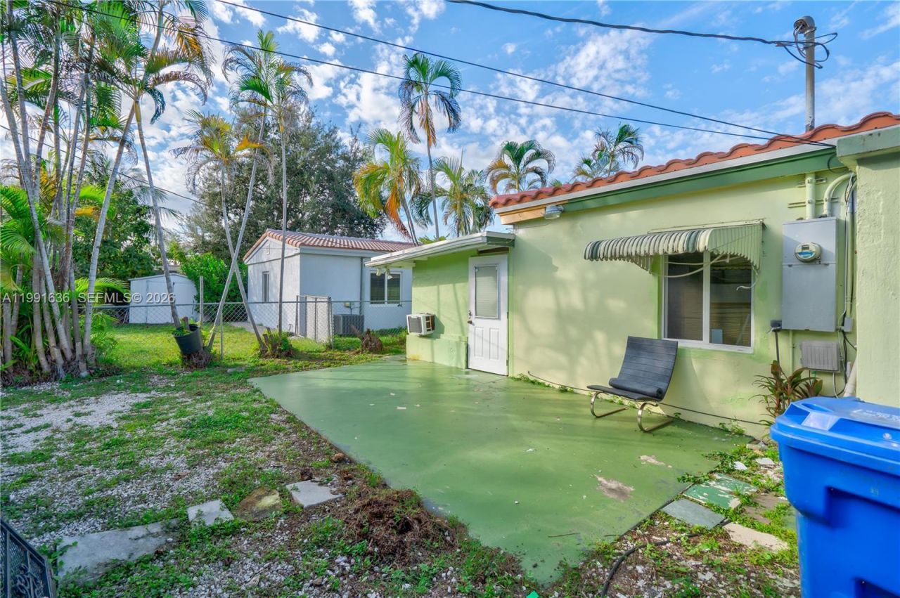 1440 NE 183rd St, North Miami Beach, FL 33179 Photo