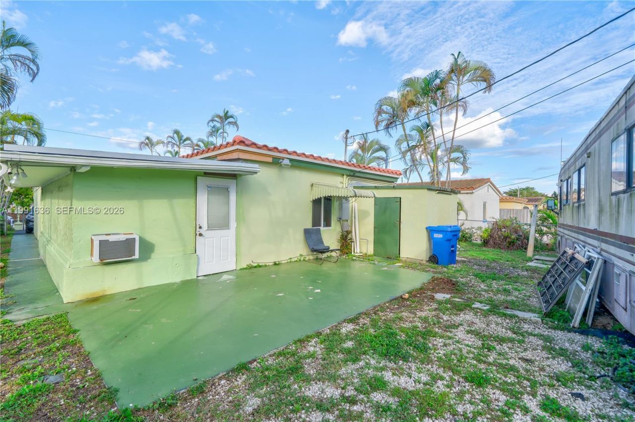 1440 NE 183rd St, North Miami Beach, FL 33179 Photo