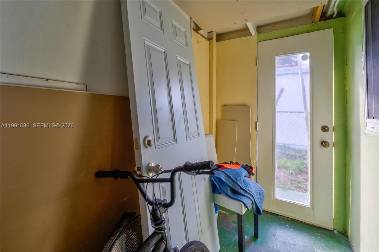 1440 NE 183rd St, North Miami Beach, FL 33179 Photo