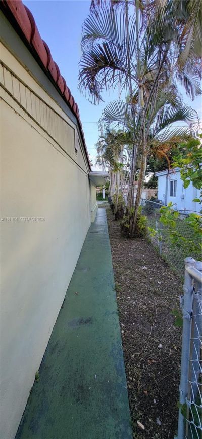 1440 NE 183rd St, North Miami Beach, FL 33179 Photo
