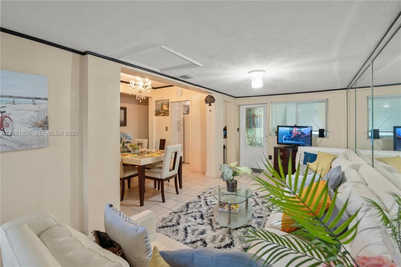 1440 NE 183rd St, North Miami Beach, FL 33179 Photo