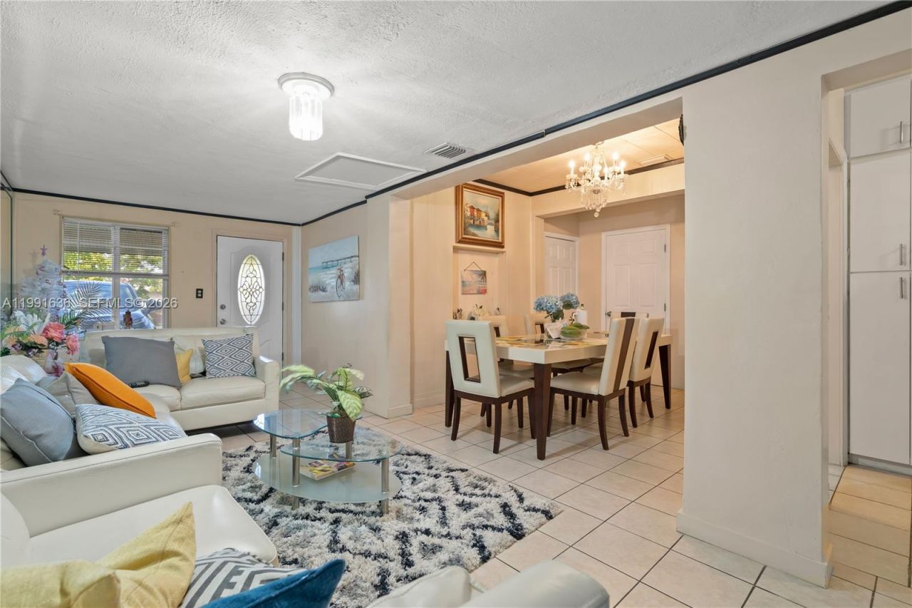 1440 NE 183rd St, North Miami Beach, FL 33179 Photo