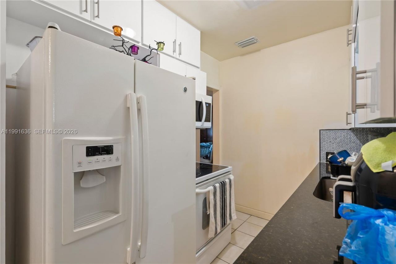 1440 NE 183rd St, North Miami Beach, FL 33179 Photo