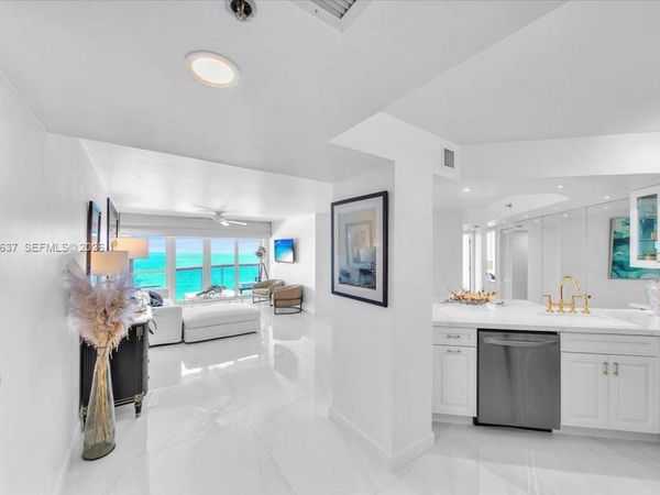 6767 Collins Ave, Unit 1110, Miami Beach, FL 33141