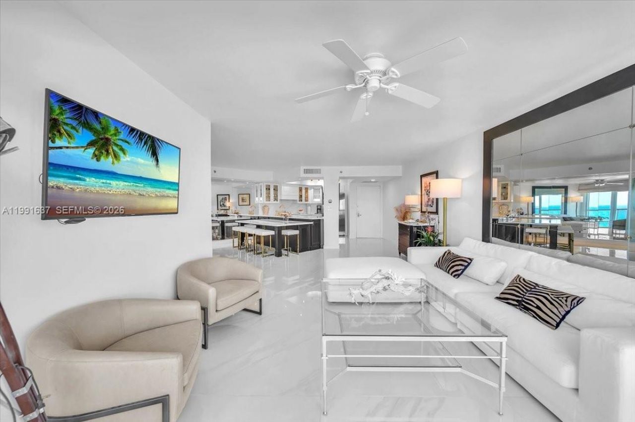 6767 Collins Ave, Unit 1110, Miami Beach, FL 33141 Photo