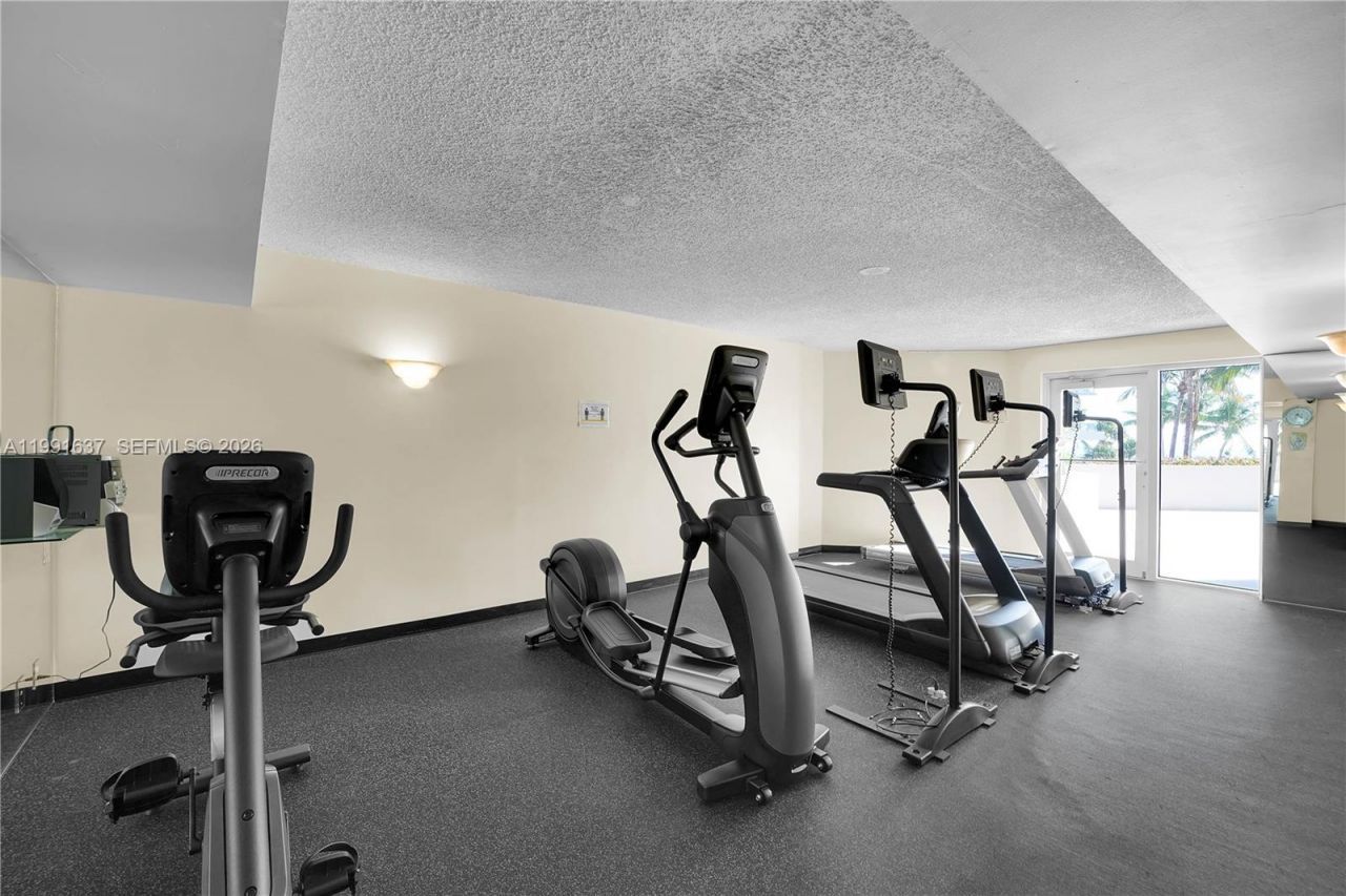 6767 Collins Ave, Unit 1110, Miami Beach, FL 33141 Photo