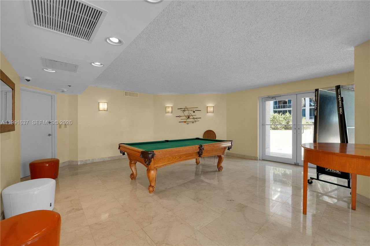 6767 Collins Ave, Unit 1110, Miami Beach, FL 33141 Photo