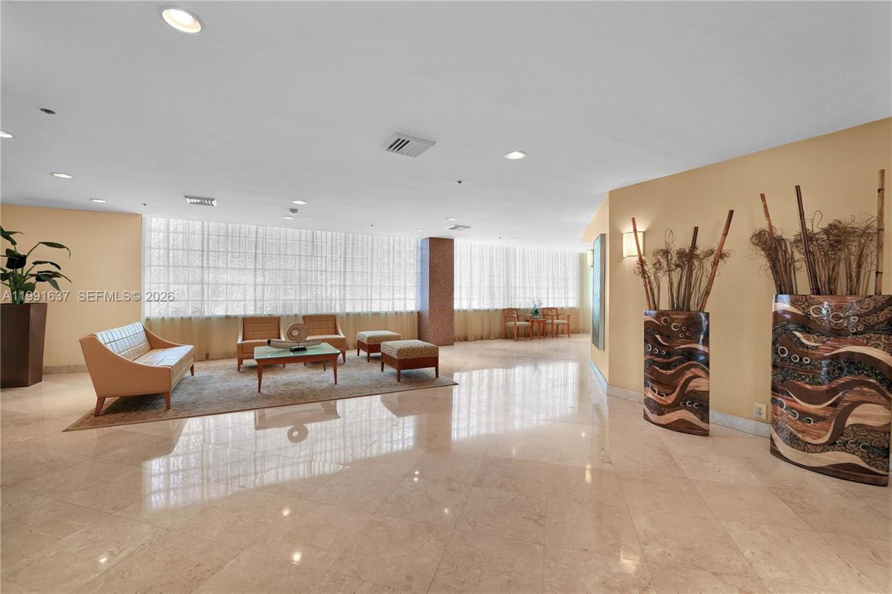 6767 Collins Ave, Unit 1110, Miami Beach, FL 33141 Photo