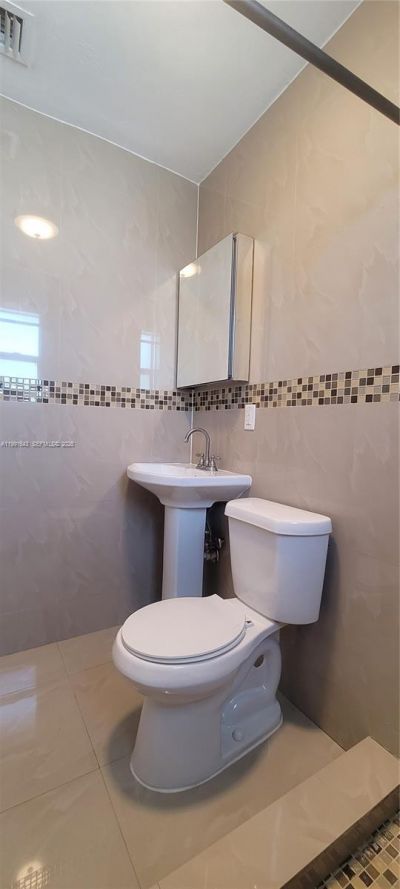 1335 SW 8th St , Unit 3, Miami, FL 33135 Photo