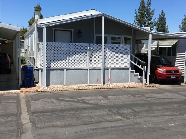 21001 Plummer Street, Unit 34, Chatsworth, CA 91311