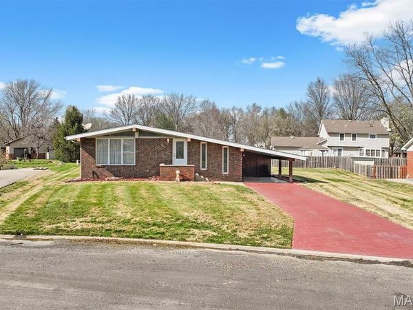 595 W 4th Street , Trenton, IL 62293