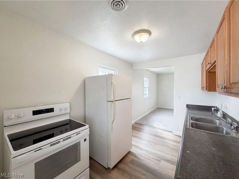 409 Wesley Avenue, Elyria, OH 44035 Photo 10