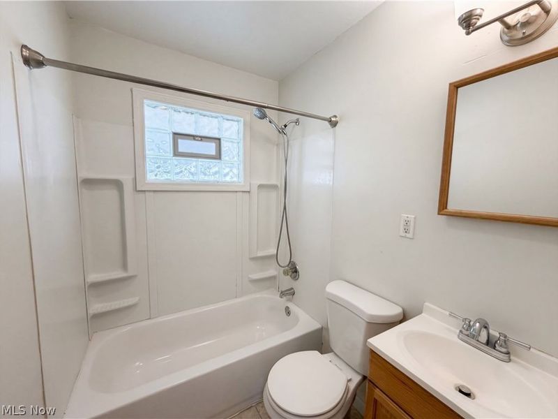 409 Wesley Avenue, Elyria, OH 44035 Photo 6