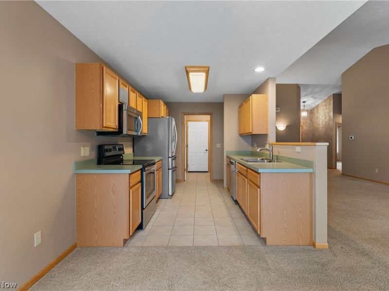 3068 Somerset Drive, Akron, OH 44312 Photo 10