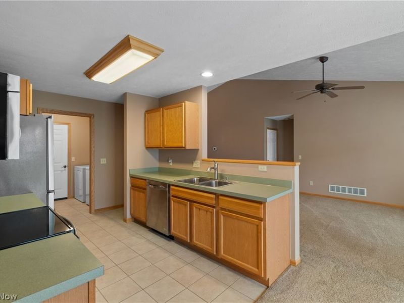 3068 Somerset Drive, Akron, OH 44312 Photo 12