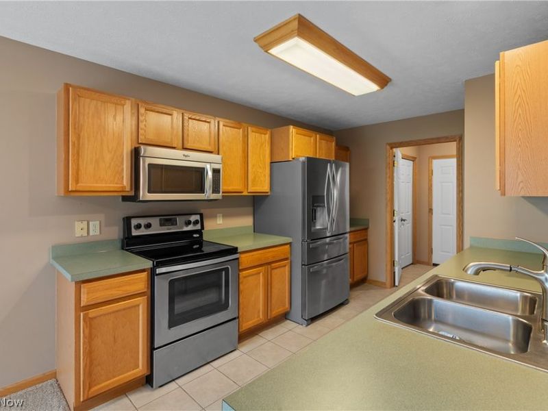 3068 Somerset Drive, Akron, OH 44312 Photo 13