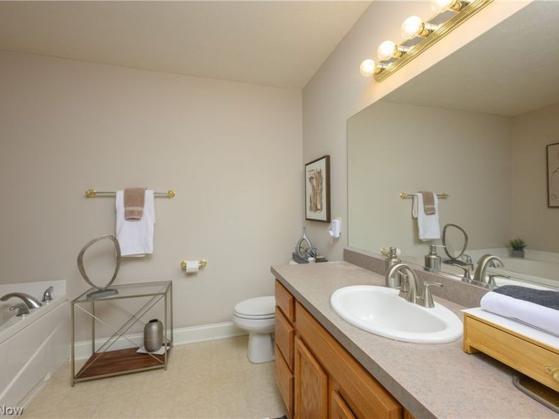 1412 Camden Ridge Boulevard, Akron, OH 44312 Photo 19